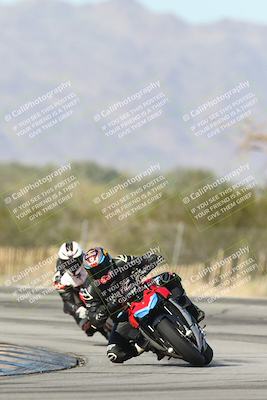 media/Dec-01-2025-Moto Forza (Mon) [[2daa91e15f]]/1-Advanced Group/Session 3 (Turn 3)/